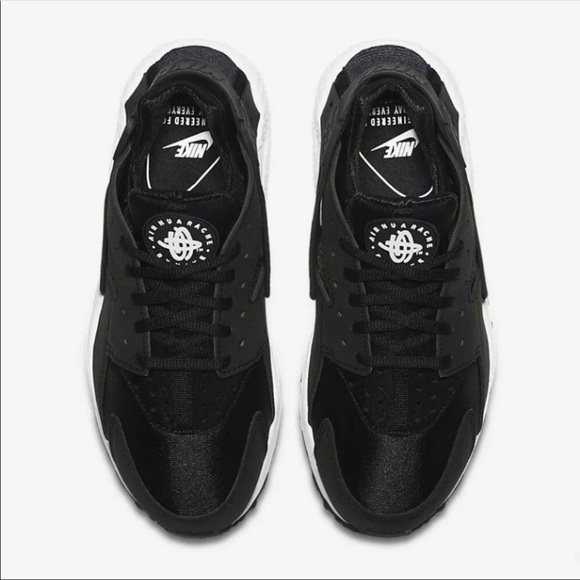 Sold ‼️NWT ❤️ Nike Huarache Run Black/ White 6.5W - Picture 3 of 6